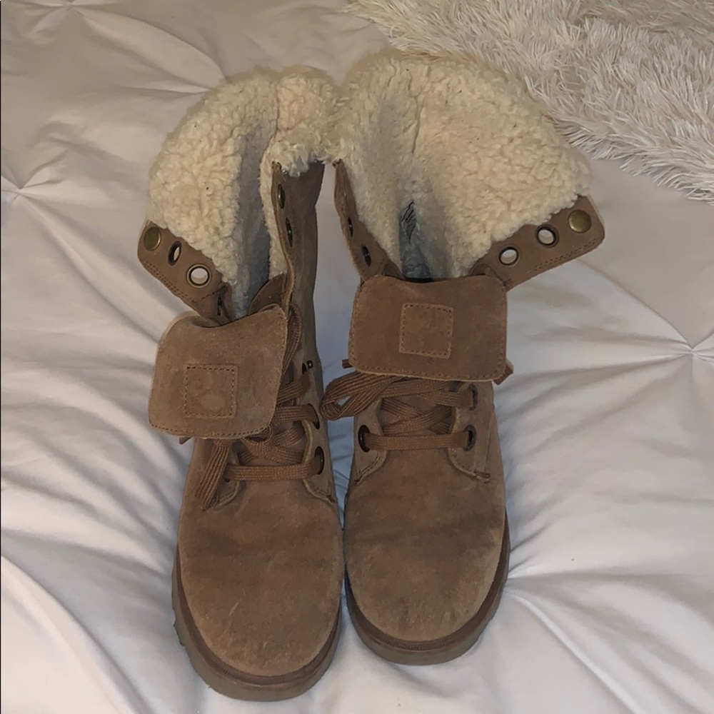 Bearpaw Lace-Up Uggs